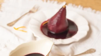Уроки французької: Poires Pochées Au Vin Rouge — груші, томлені у червоному вині0