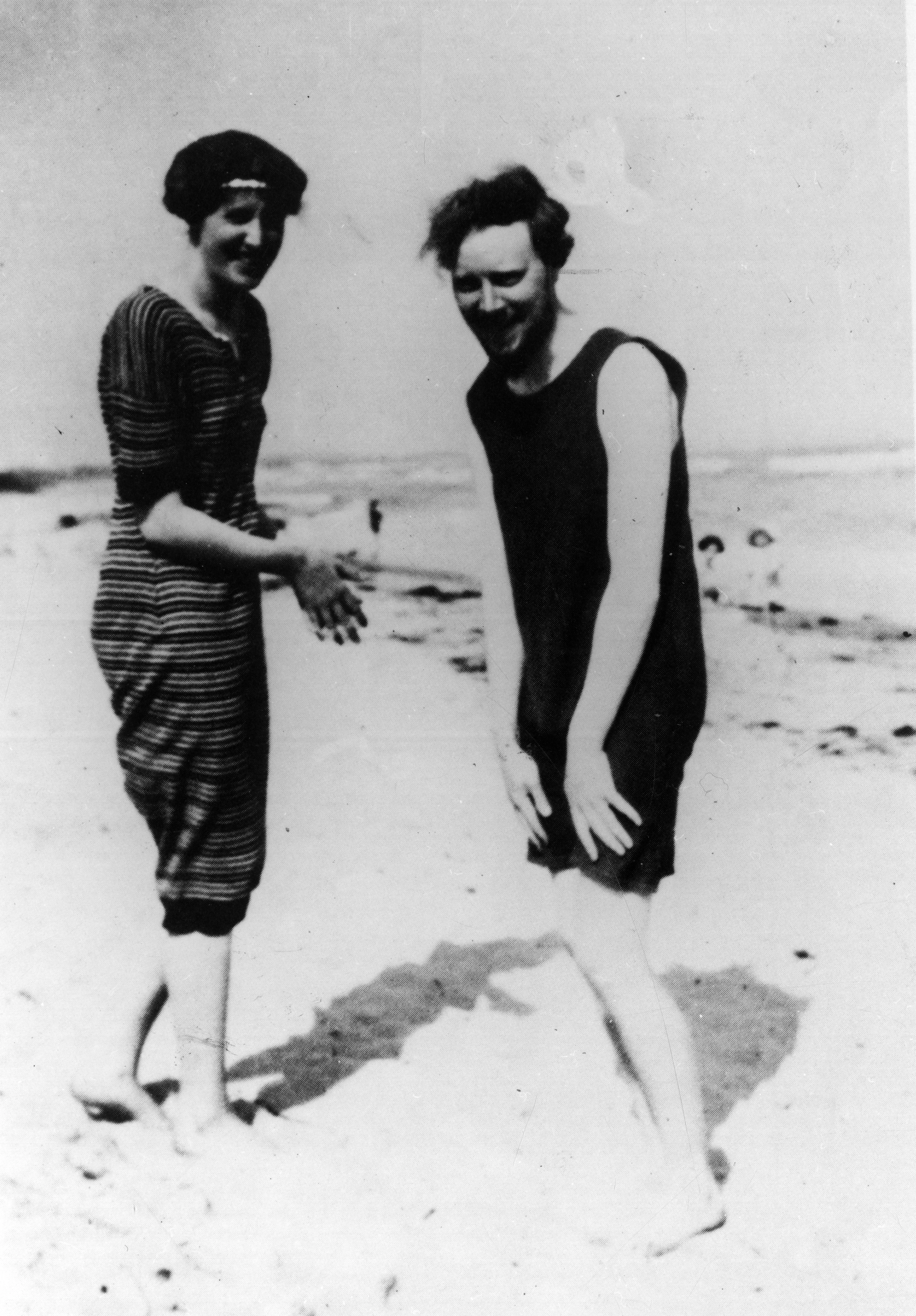 Вірджинія Вулф на пляжі, 1910-ті1