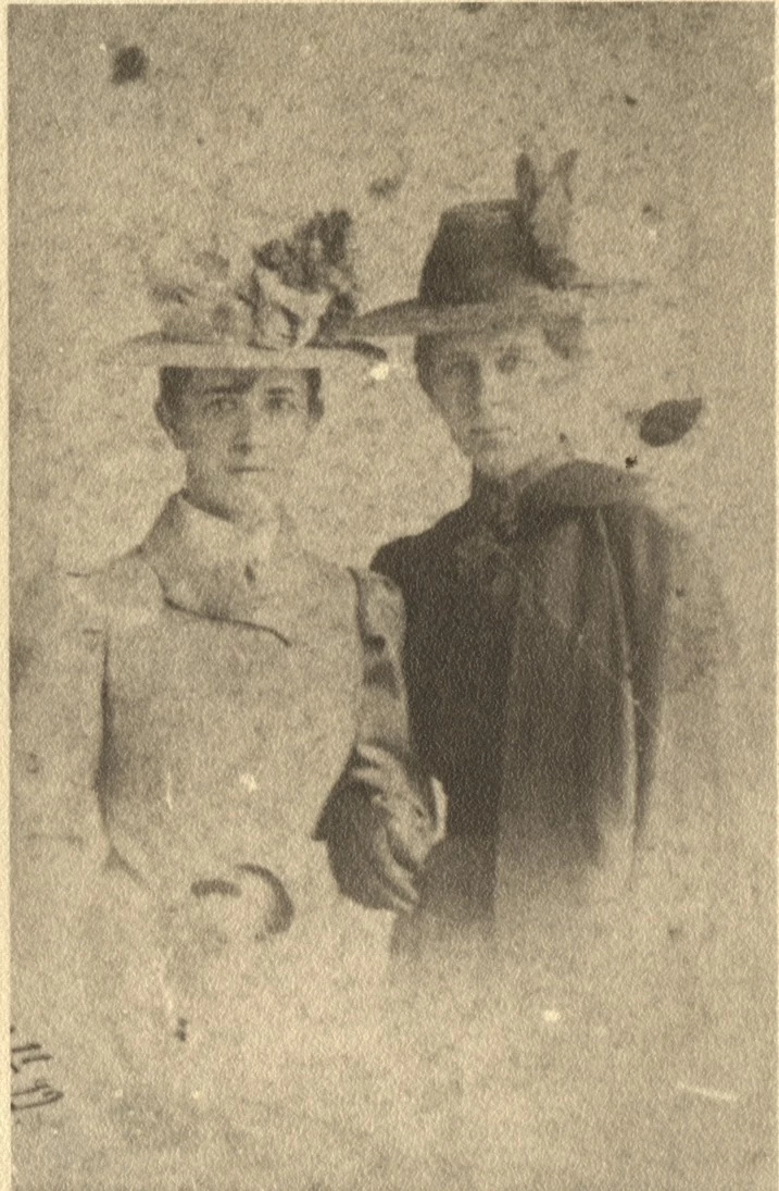 Ольга і Лариса Косач. Берлін, 1899.4