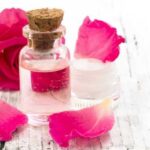 Секрети приготування рожевої води та її застосування для спокусливої краси