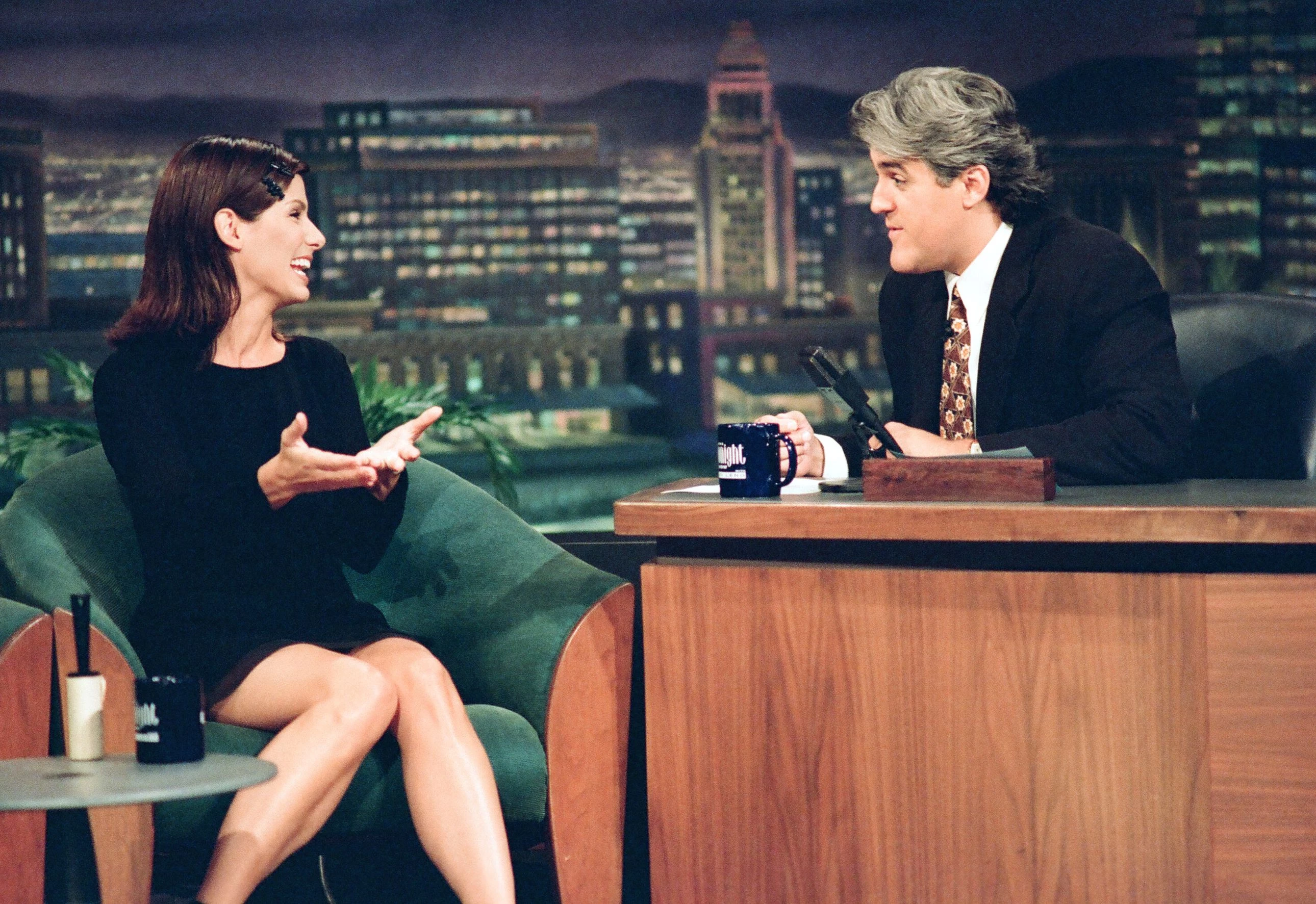 Сандра Буллок у ювілейному 500-му епізоді шоу The Tonight Show з Джеєм Лено, 19945