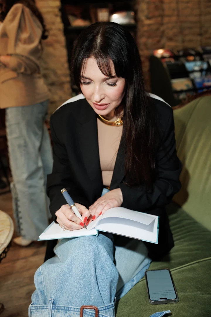 Про баланс у материнстві та соціальному житті: книга Mama in Balance Олени Вишнякової2