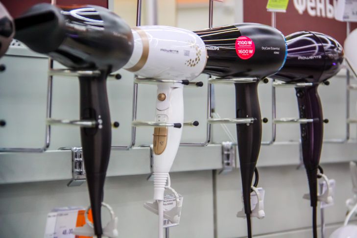 Чому фен може бути корисним не тільки для волосся: побутові застосування, про які ви не знали фены