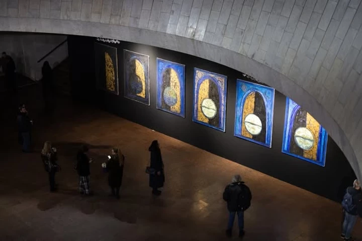 "Укрдім" презентує експозицію Матвія Вайсберга "У гонитві за загубленим змістом"
1