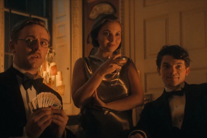 "Сім циферблатів" Крісті: чудовий серіал для січневих вечорів
2