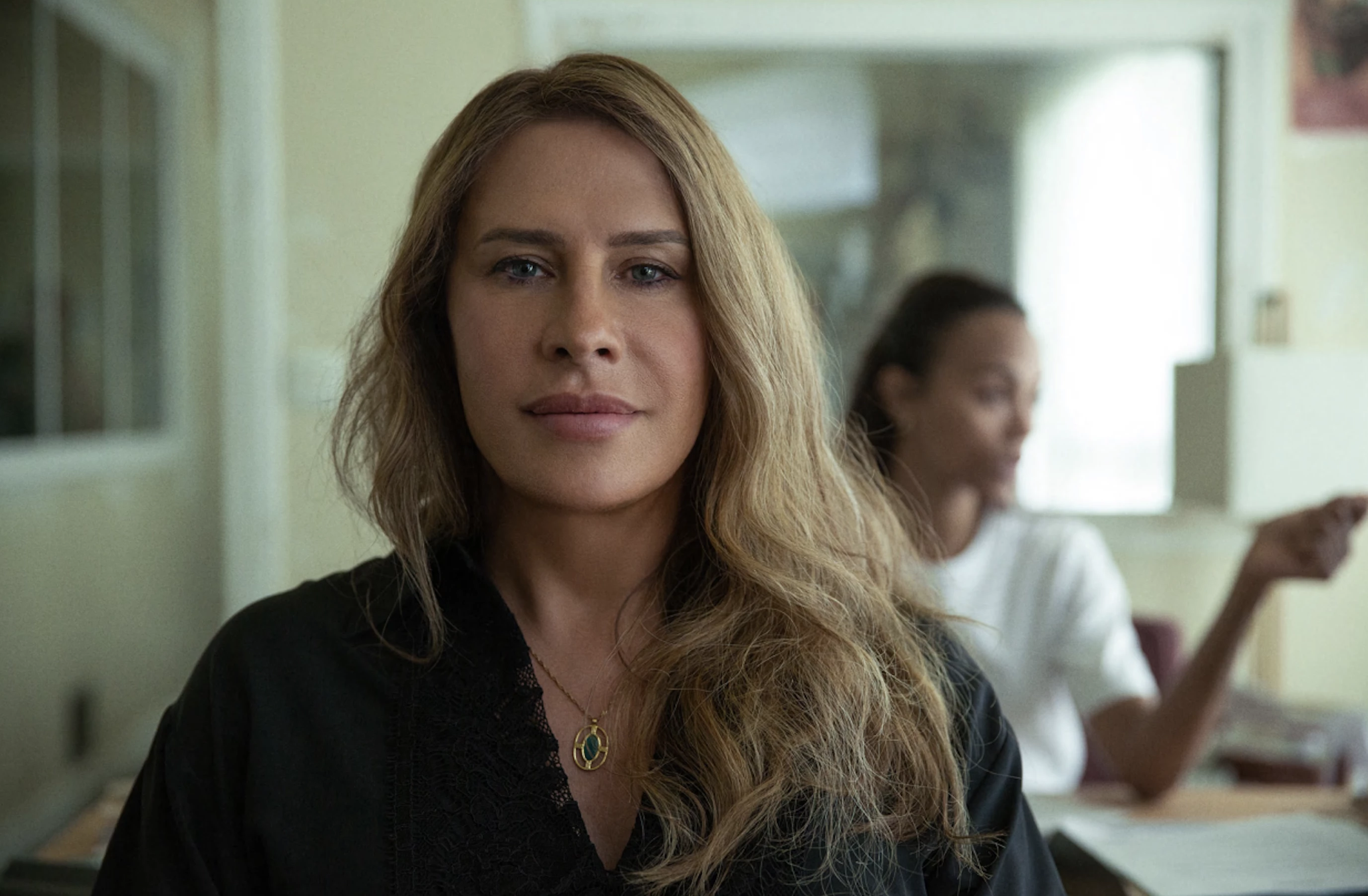 Карла Софія Гаскон у фільмі 0