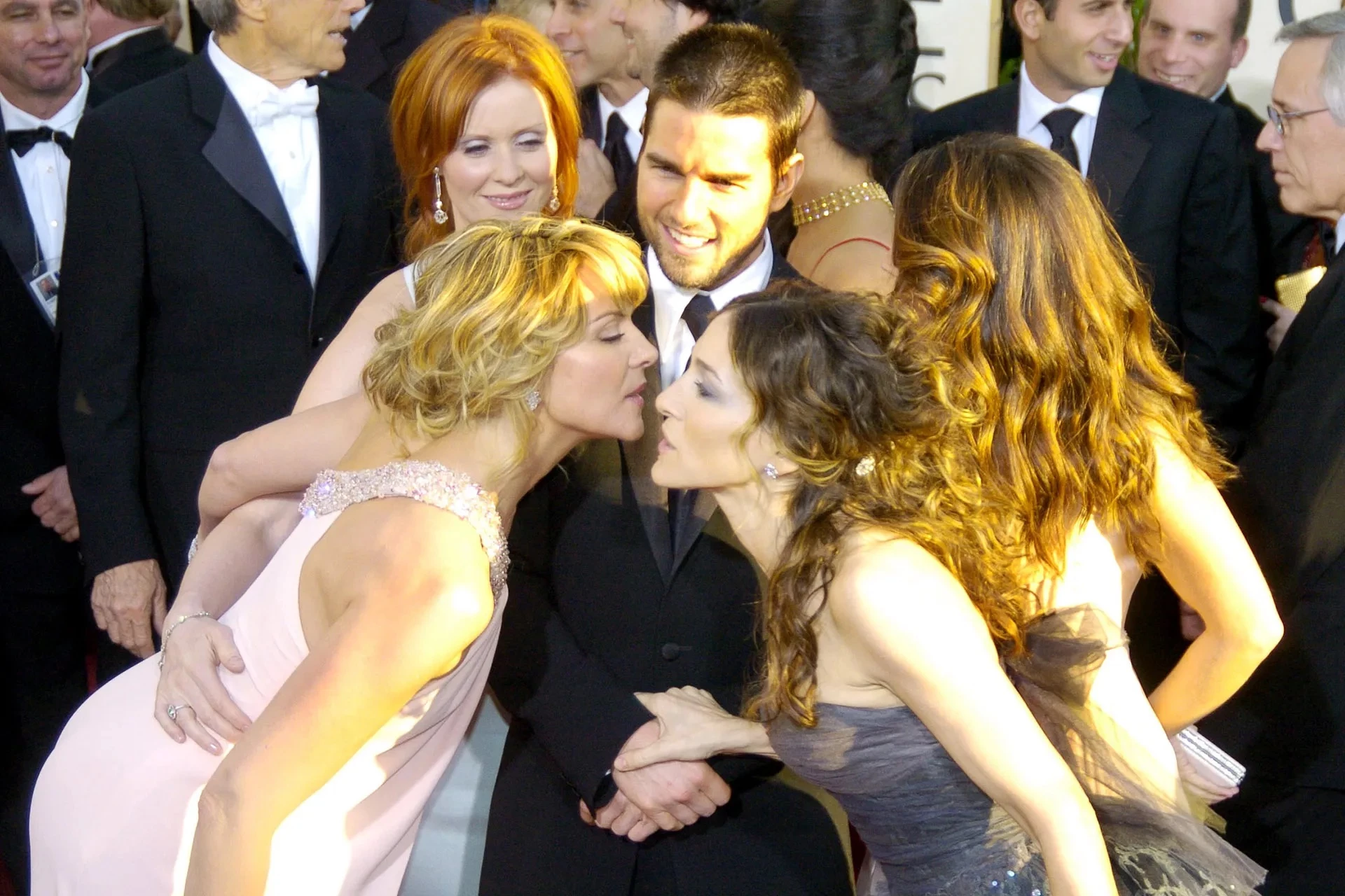 2004: Том Круз і акторки з серіалу "Секс у великому місті"14