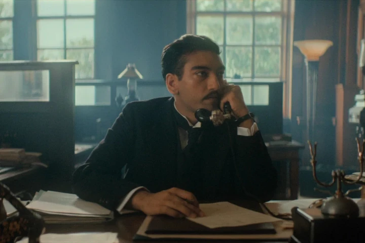 "Сім циферблатів" Крісті: чудовий серіал для січневих вечорів
1