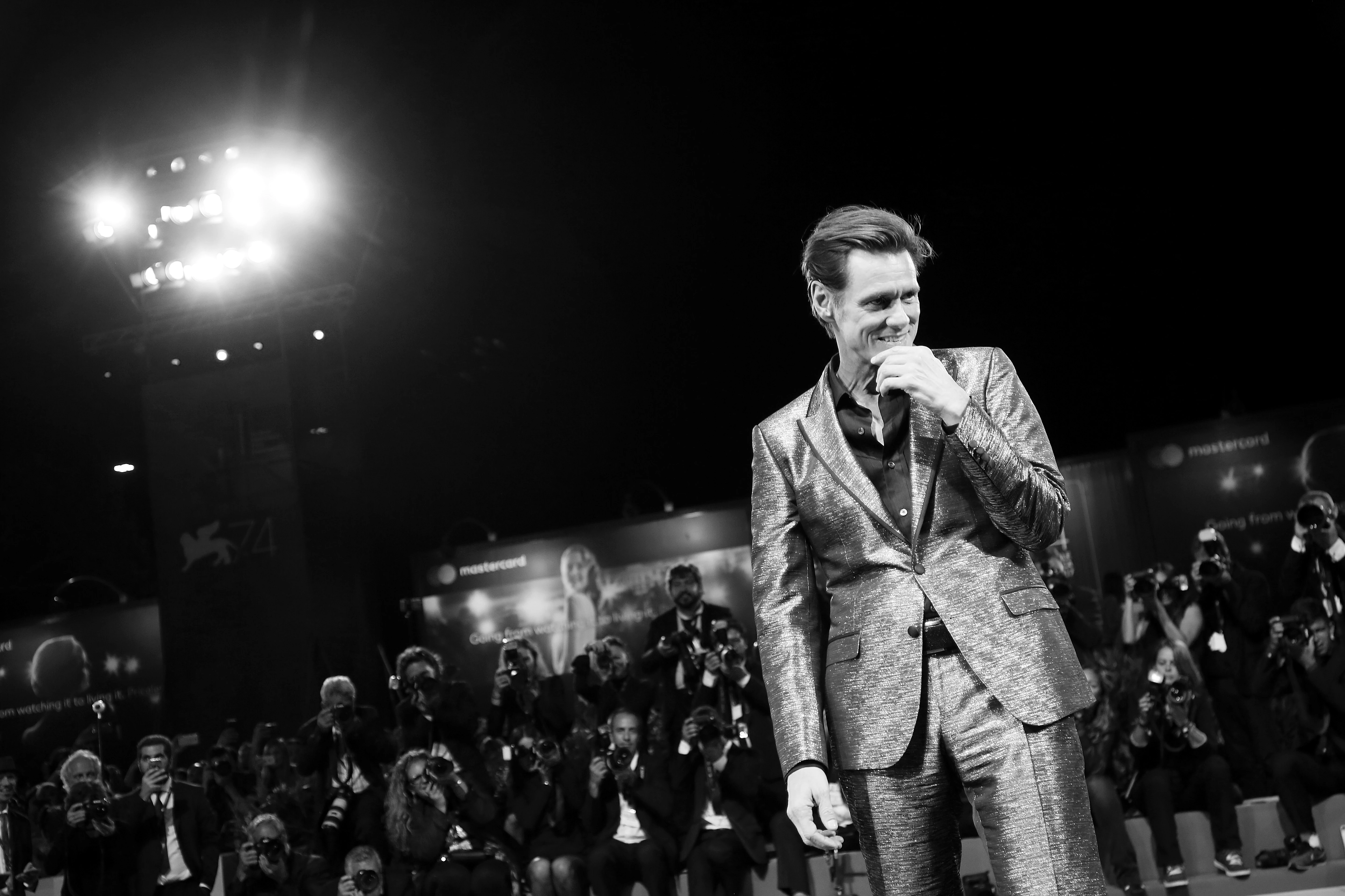 11 надихаючих висловлювань Джима Керрі про життя, віру та любов.
1