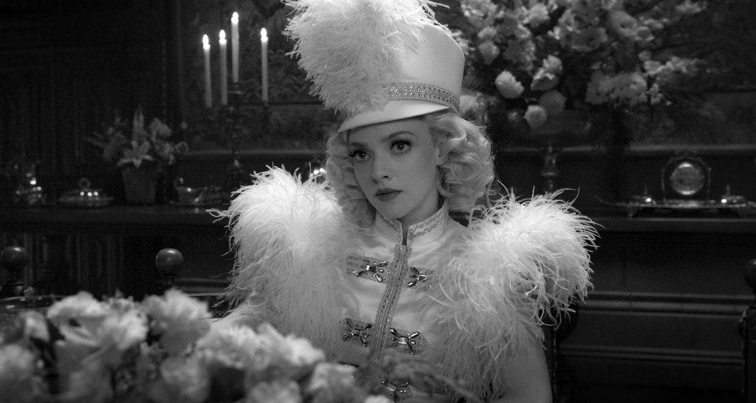 Аманда Сейфрід у фільмі 4