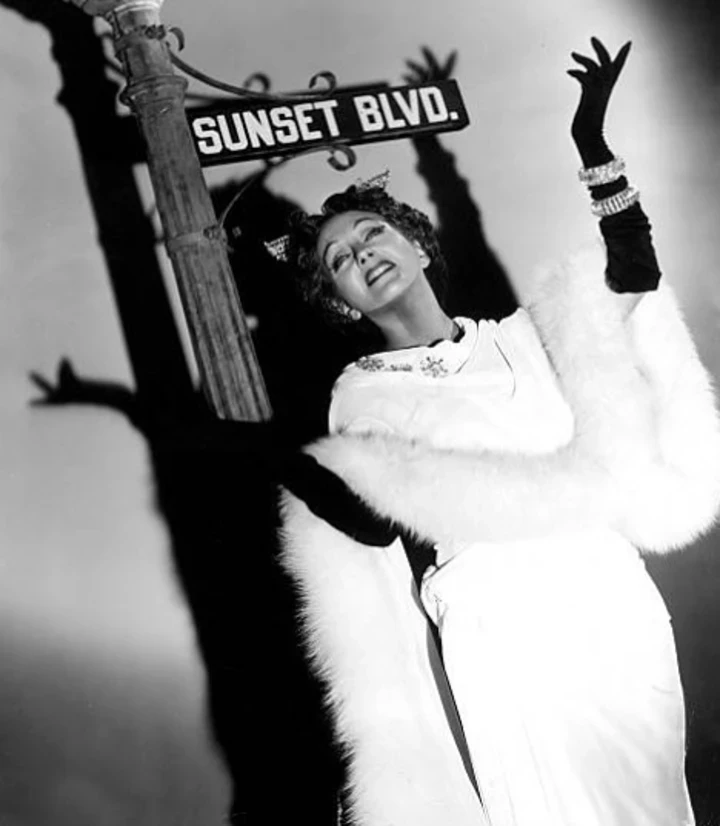 Читання на вікенд: "Картьє: Прихована сага про династію, яка створила ювелірний дім"
3