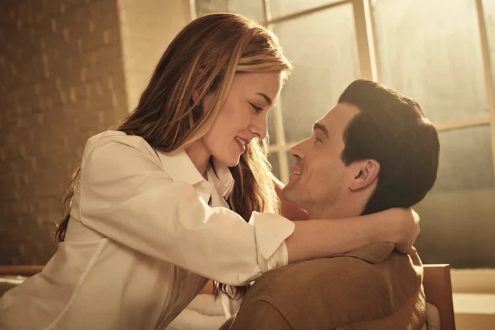 Перший погляд на трейлер серіалу про роман Кері Бессетт і Джона Кеннеді-молодшого.
1