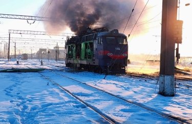 Російські війська атакували залізничний вокзал та локомотивне депо у двох регіонах: про наслідки