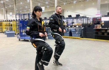 “Укрпошта” випробовує екзоскелети Hypershell у логістичному центрі “Київ-Лівобережний”
