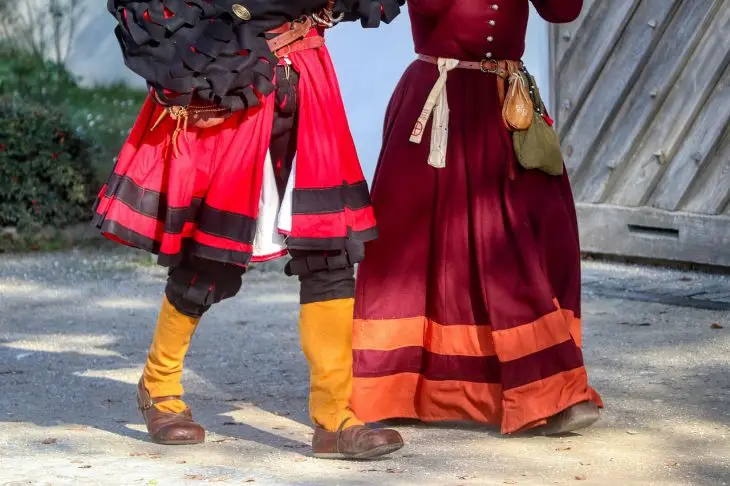 Який правитель ніколи не носив один і той же одяг двічі