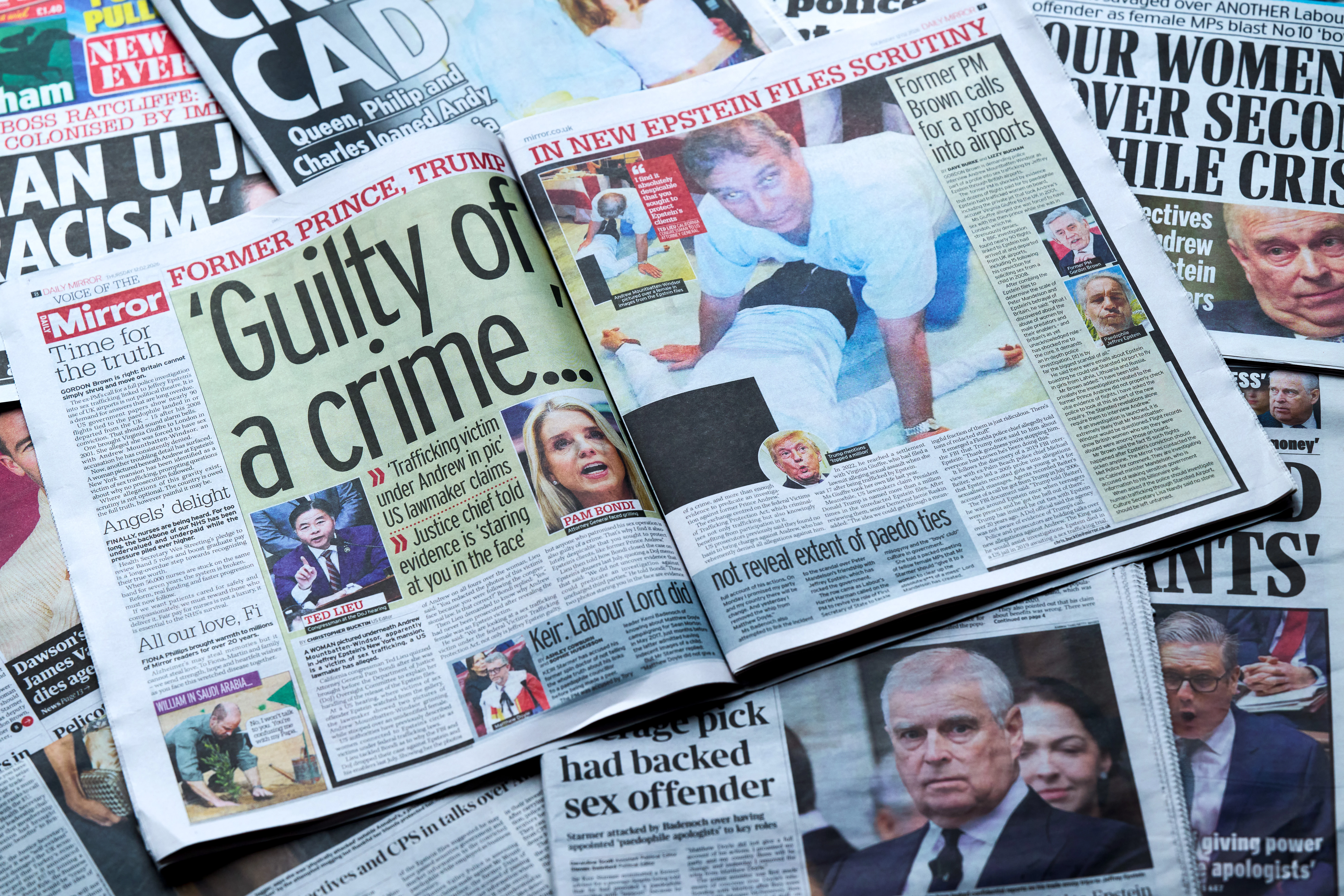 Королівська родина вперше прокоментувала оновлені документи у справі Епштейна
1