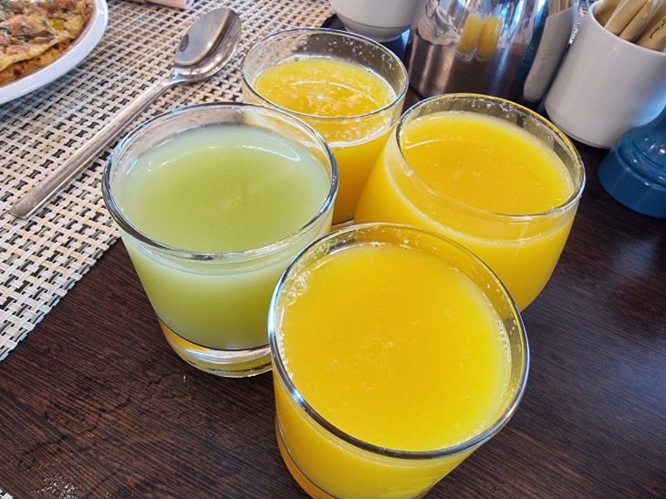 Що корисніше: свіжий сік або цілісний фрукт – відповідь лікаря