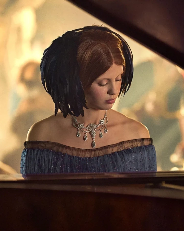 За лаштунками: дизайн костюмів для "Франкенштейна" від Ґільєрмо дель Торо в стилі готики.
8