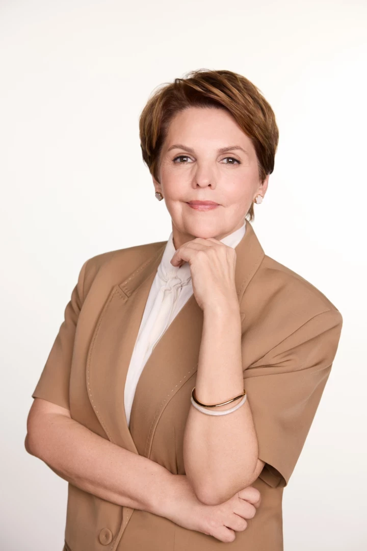 Олена Фроляк, телеведуча та представниця Age Perfect L'Oréal Paris, – про наснагу, зрілість, найкращі продукти та читання
8