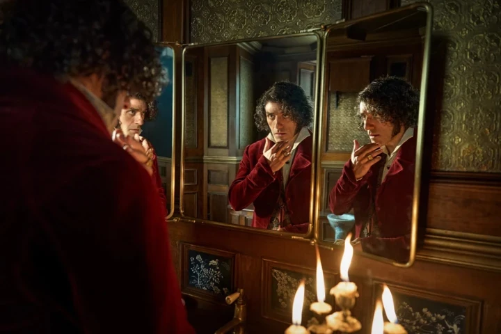 За лаштунками: дизайн костюмів для "Франкенштейна" від Ґільєрмо дель Торо в стилі готики.
3