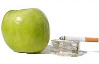 Топ-10 продуктів, які допоможуть кинути палити