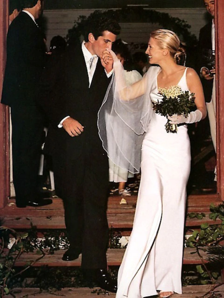 Інтриги навколо сенсаційної книжки "Таємниці родини Кеннеді"
2