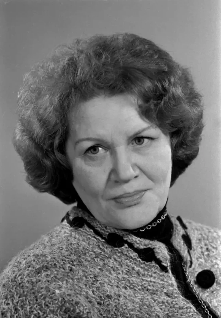 П'ять глибоких поезій Ліни Костенко про любов
0