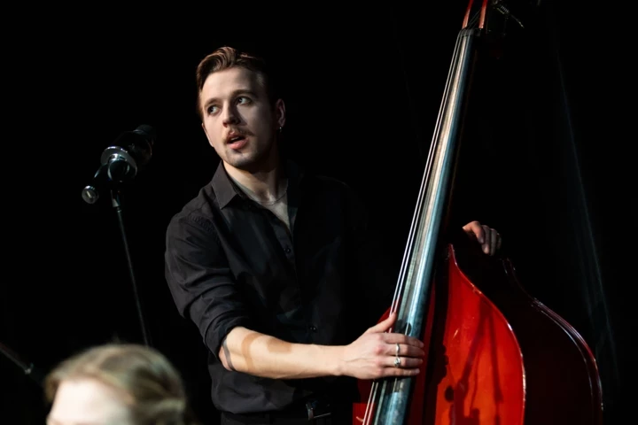 Вечір "Сенси сьогодення: культура, яка підтримує" у театрі Лесі Українки: як це було.
7