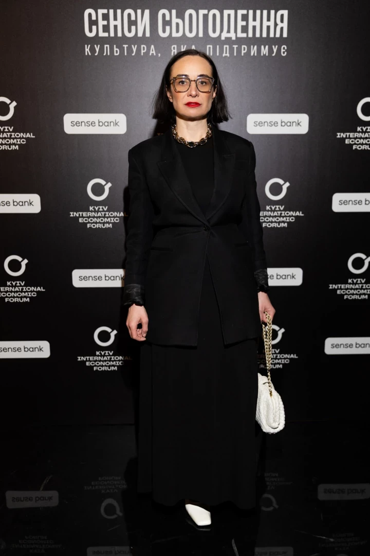 Вечір "Сенси сьогодення: культура, яка підтримує" у театрі Лесі Українки: як це було.
11