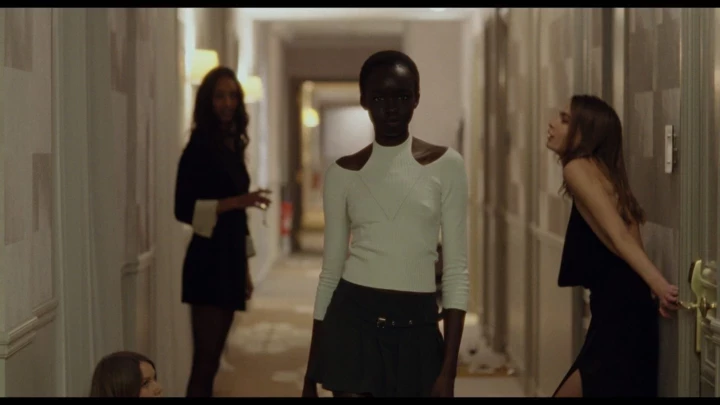 Чому варто глянути "Кутюр" з Анджеліною Джолі: 5 причин
3