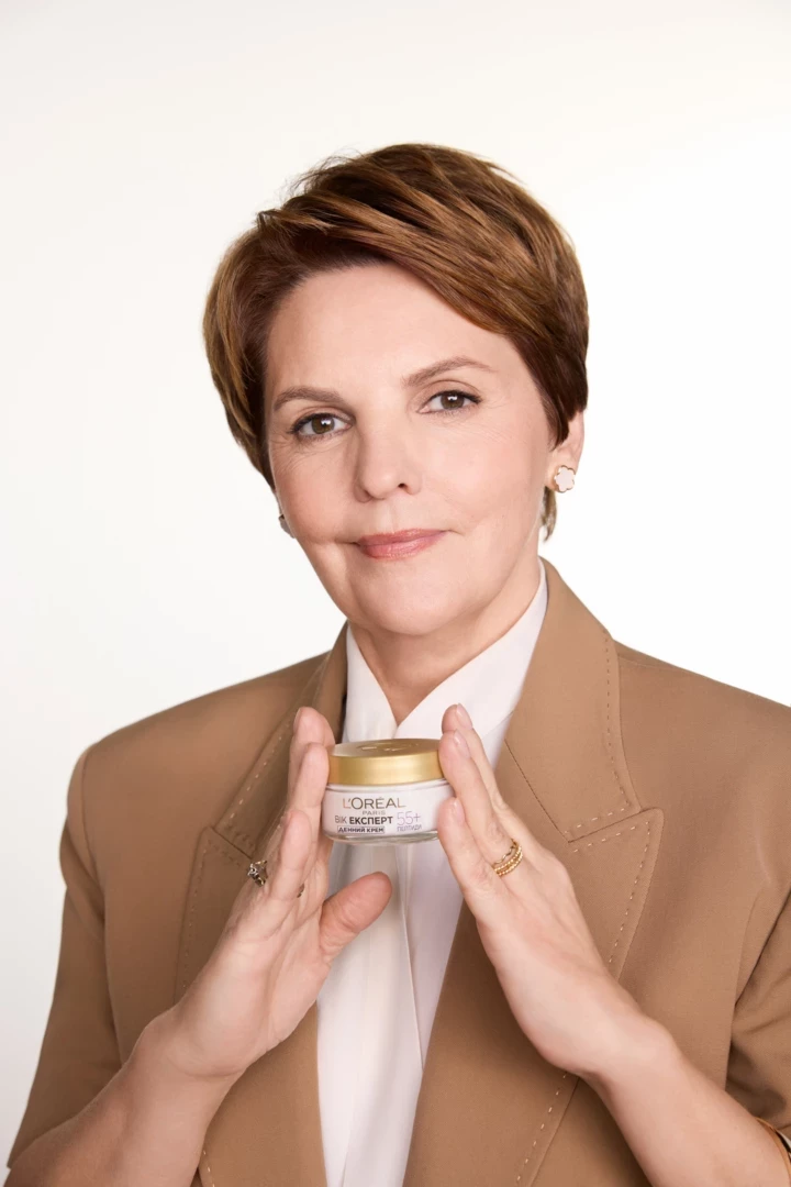 Олена Фроляк, телеведуча та представниця Age Perfect L'Oréal Paris, – про наснагу, зрілість, найкращі продукти та читання
9