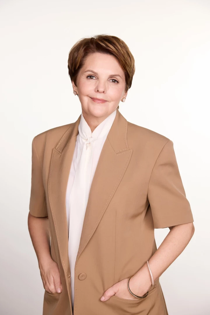 Олена Фроляк, телеведуча та представниця Age Perfect L'Oréal Paris, – про наснагу, зрілість, найкращі продукти та читання
1