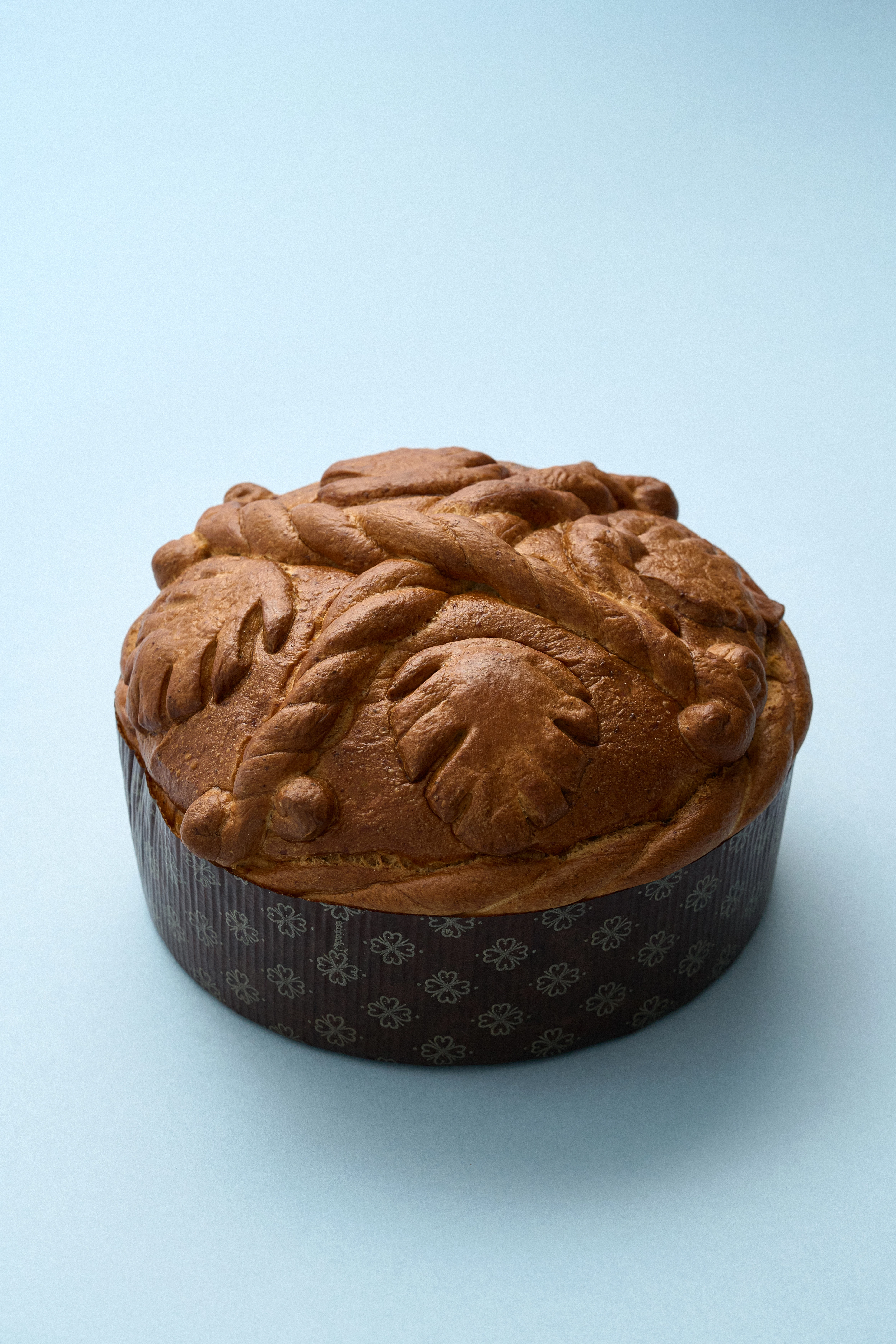 Де знайти найкращі паски та панетоне до Великодня 2026: вибір vogue.ua
5