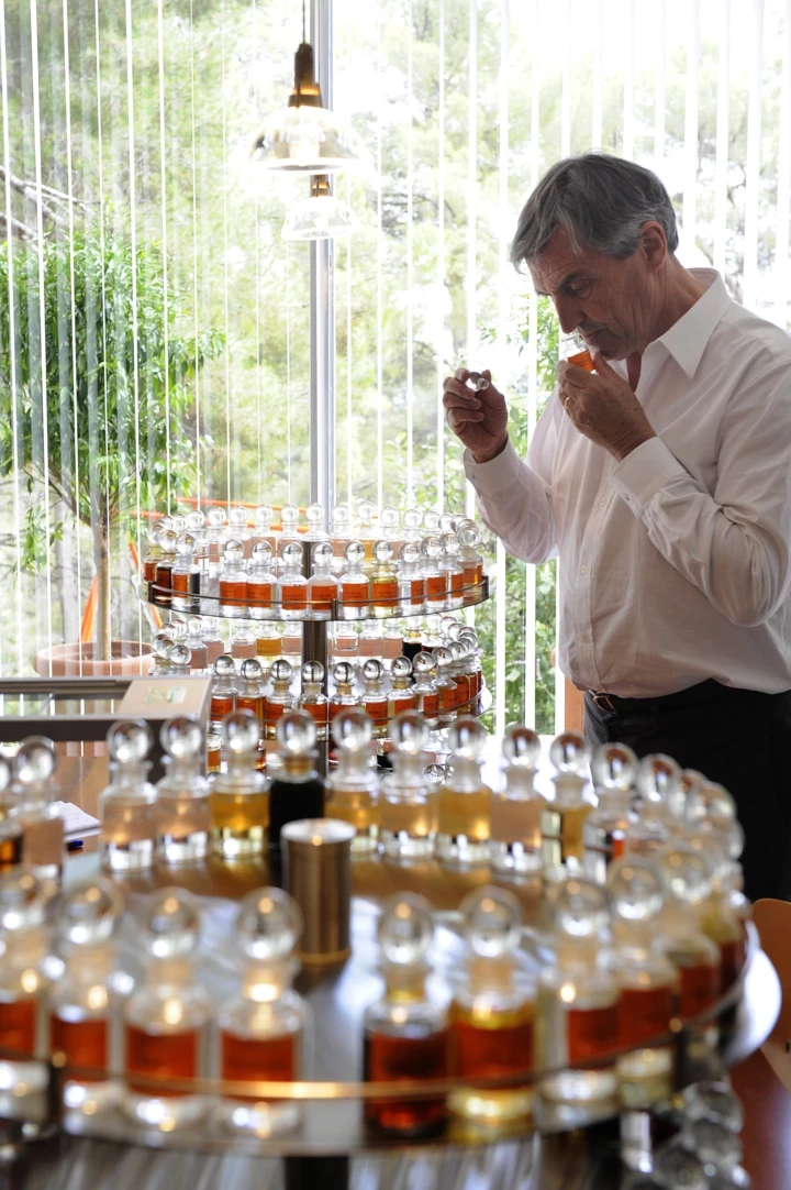 Майстер акварелі у світі ароматів: Жан-Клоду Еллена виповнюється 79 років
8