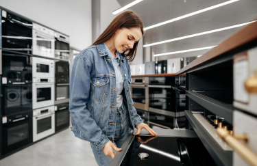 Підроблені чеки та неофіційні робітники: Податкова викрила багато порушень у великій мережі&hellip;