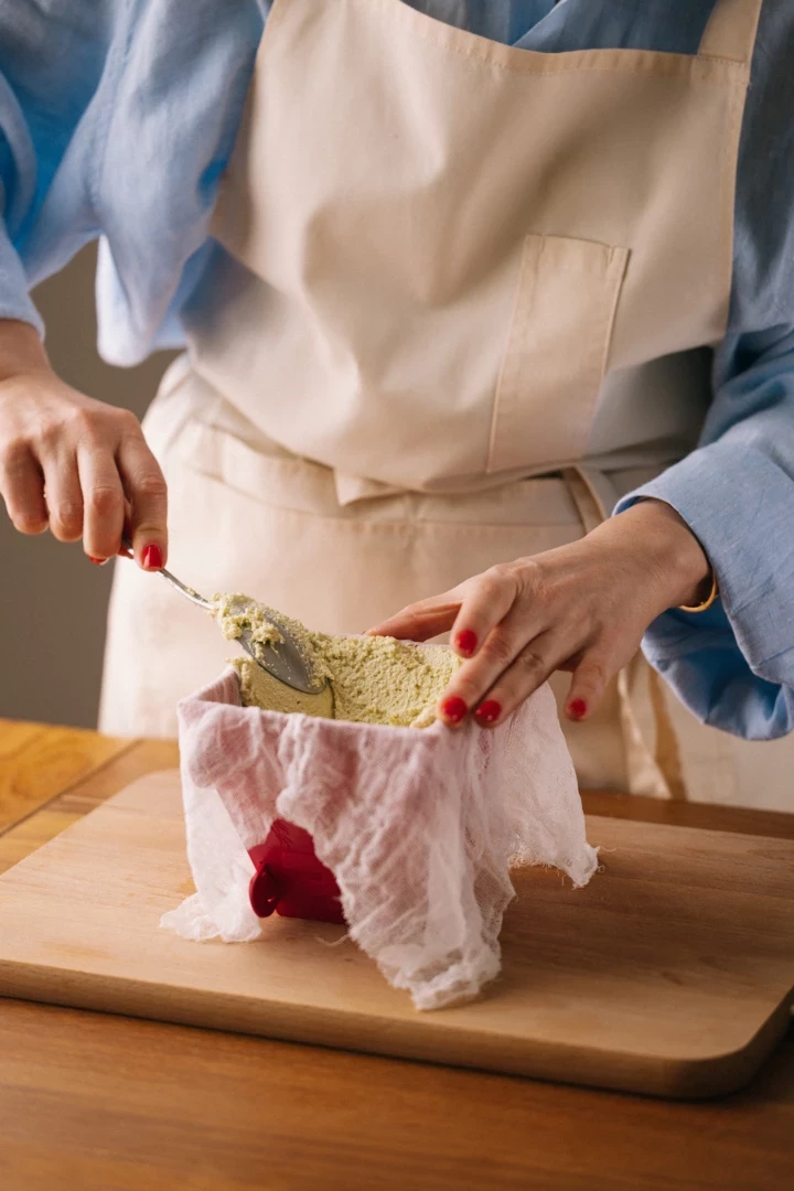 Холодна сирна паска: святковий рецепт, що вразить всіх
11