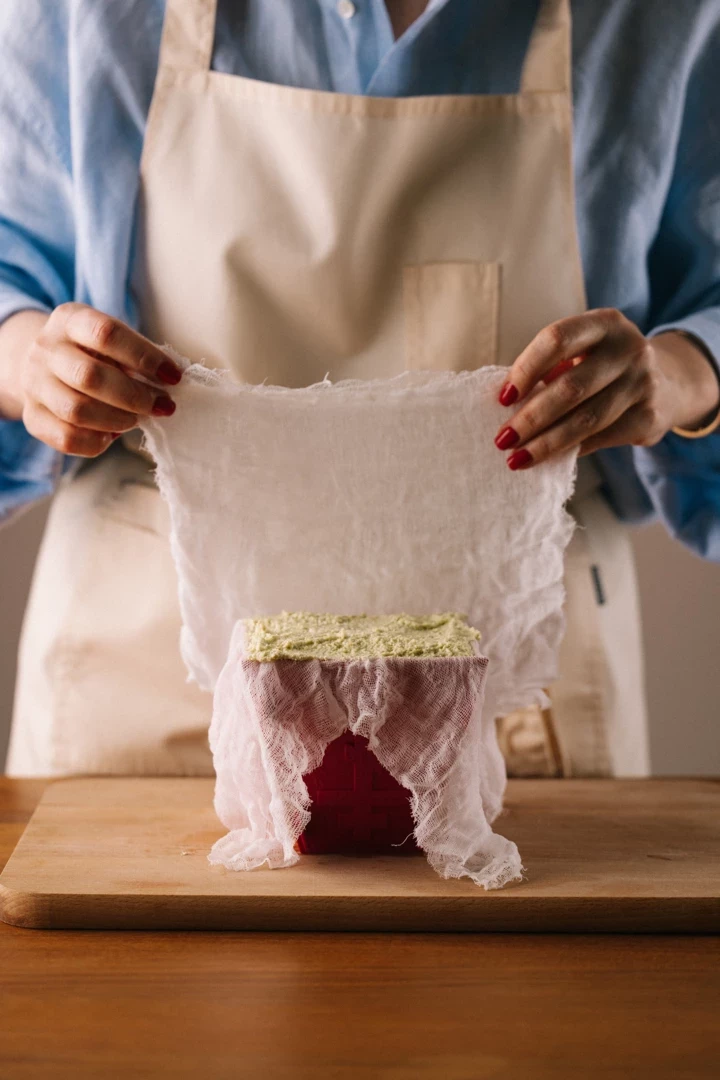 Холодна сирна паска: святковий рецепт, що вразить всіх
15