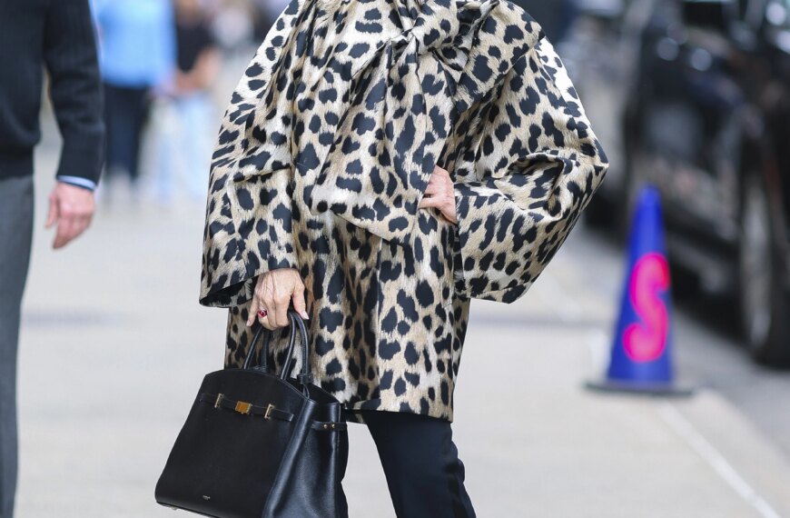 Стріп повторила легендарну сцену з “Диявол носить Prada”.