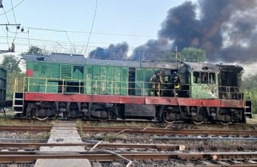 Росія вдарила дронами по залізниці: пошкоджені потяги та вагони (Зображення)