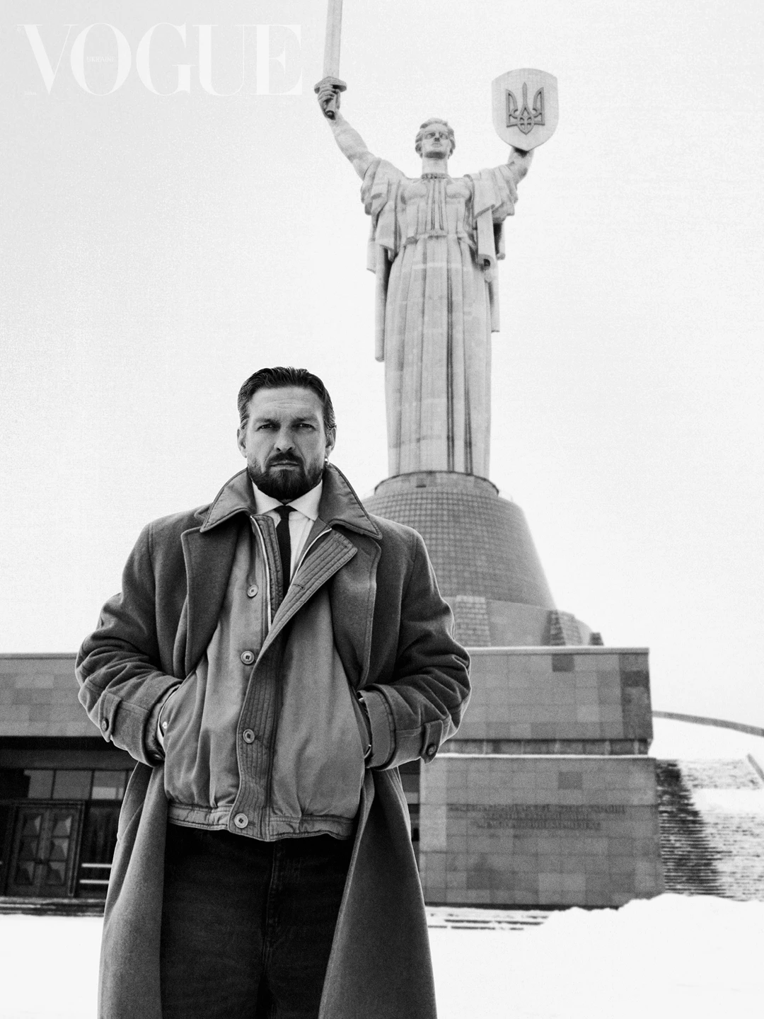 Шкіряна куртка, вовняні штани, усе – Our Legacy, бавовняна сорочка, Gieves &amp; Hawkes, вовняне пальто, шовкова краватка, усе – власність стиліста3