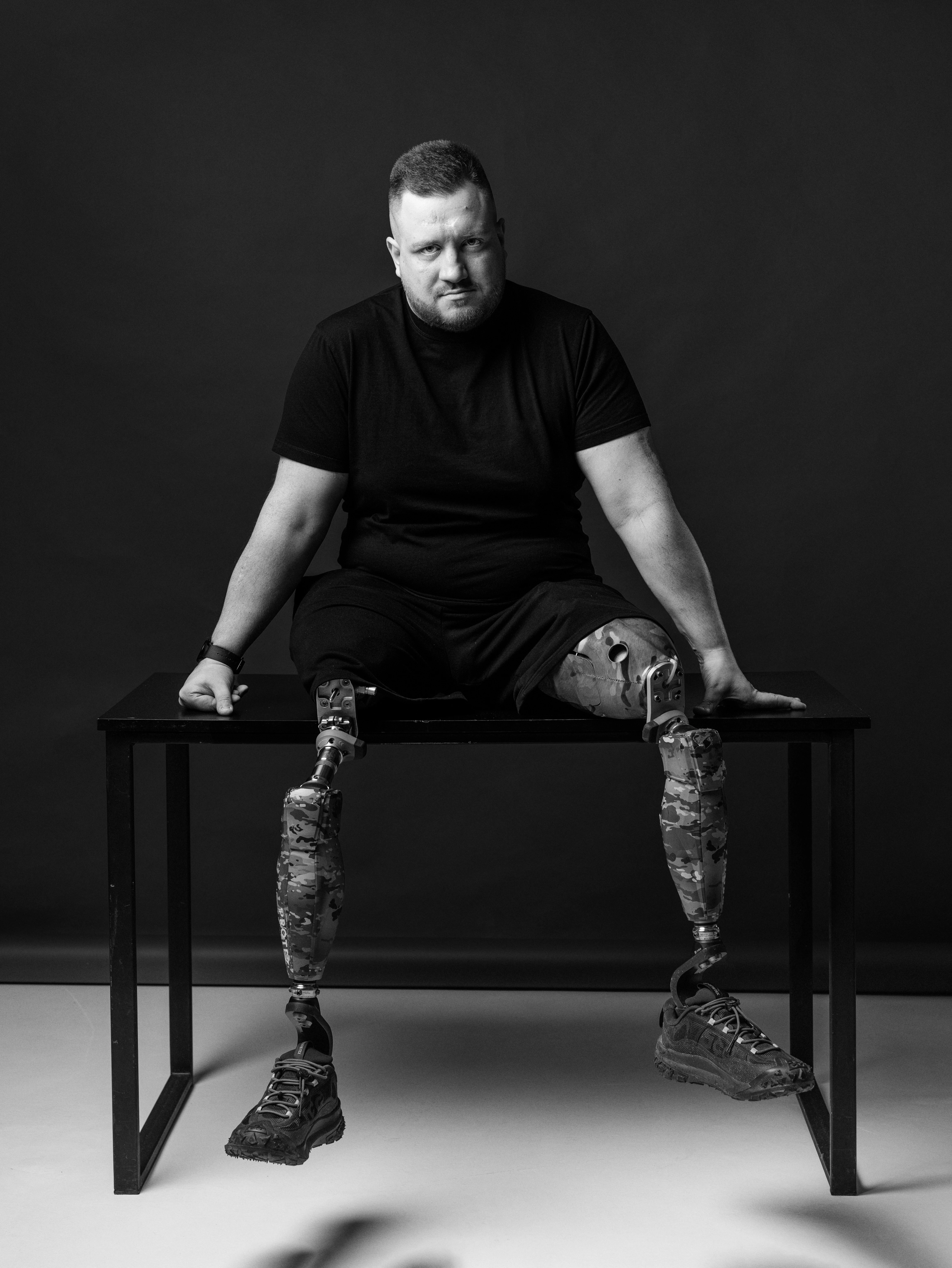 "Тіло пам'ятає": 27 червня в Києві відкривається унікальна фотовиставка за участю українських захисників2