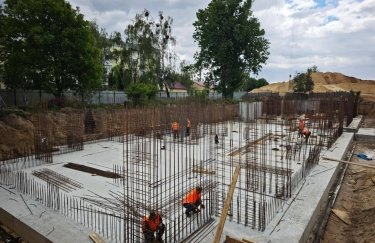 На Київщині зводять житловий комплекс на 360 помешкань на місці зруйнованих будівель…