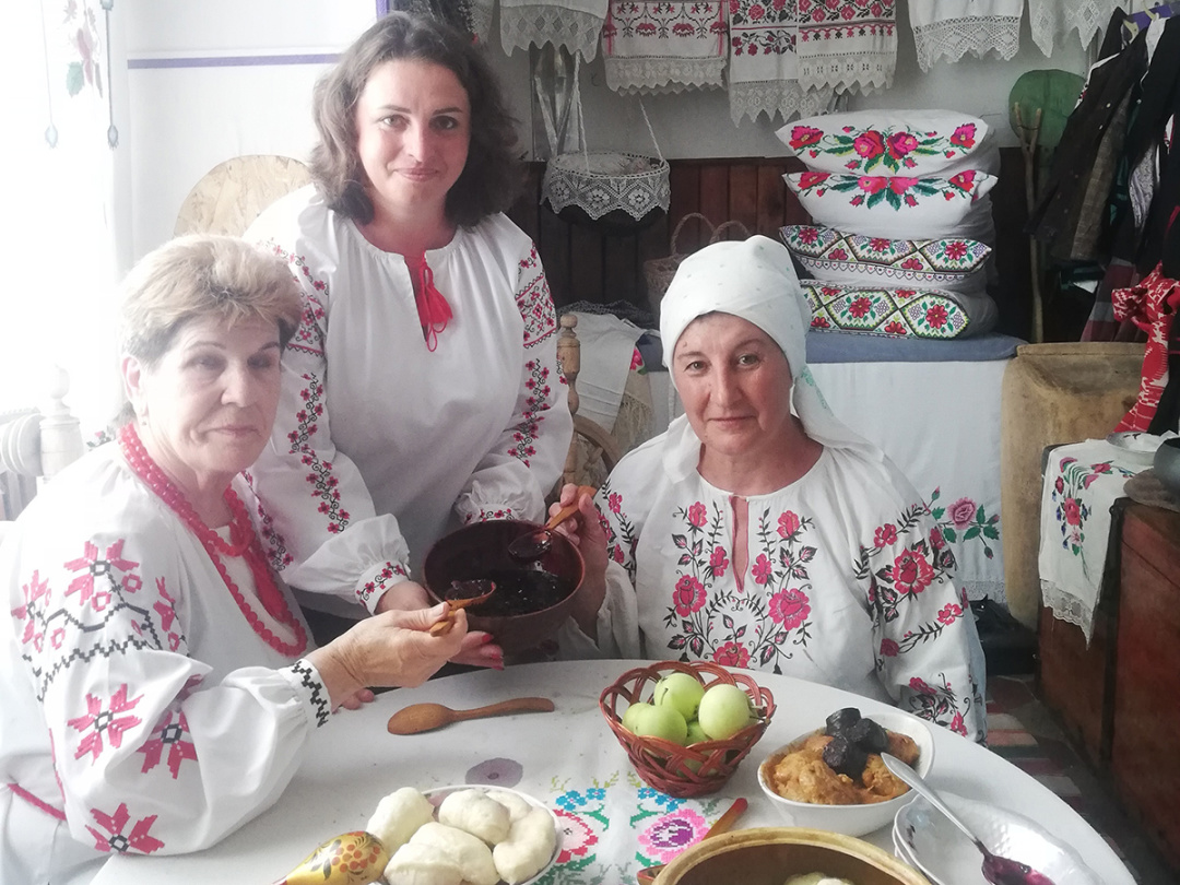 Бузина на городі, а на столі – бузинник5