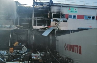 Російські війська завдали удару по сортувальному центру “Нової пошти” в Дніпрі.