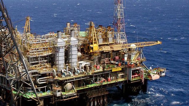 ЄС заморозив ціновий стелю на нафту ще на рік, посиливши санкції проти російських кораблів і нафтопереробки0