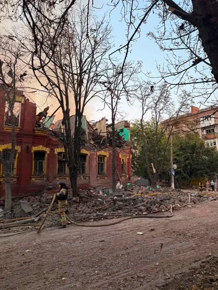 Російська авіабомба знищила старовинний «Друкарський двір» у Слов’янську