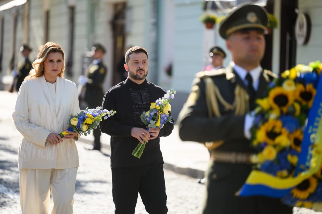 Зеленська в LITKOVSKA: урочистий образ першої леді на День Незалежності1