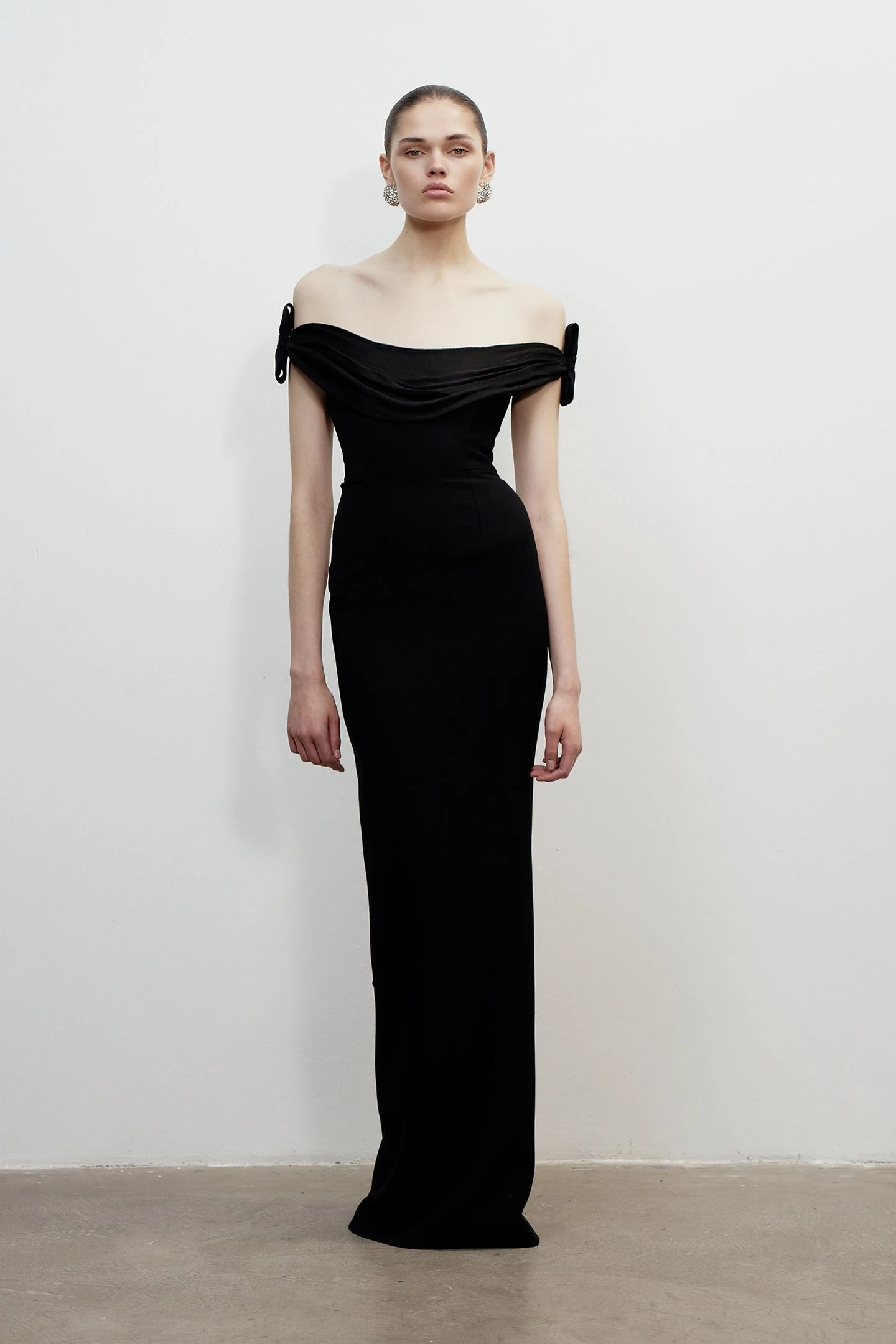 7 несподіваних брендів для елегантної сукні black tie6