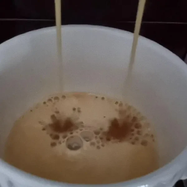 Лимонна вода після кави: відновлюємо pH баланс і боремося з зневодненням