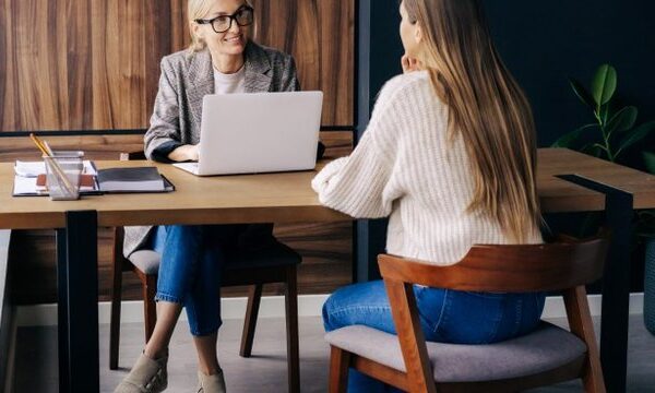 Центр зайнятості допоміг знайти роботу 181 тисячі українців
